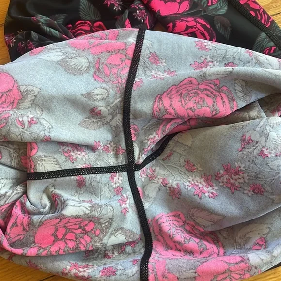 Lorna Jane Gothic Rose Full Length Tights Leggings